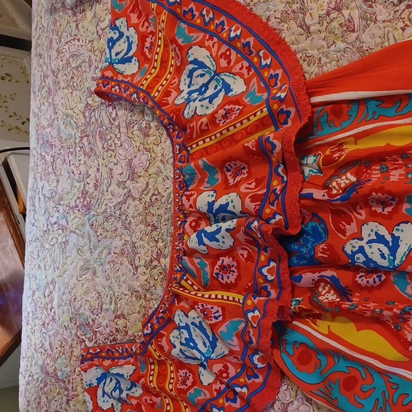 Flying Tomatoe, size L, floral print mini dress with ruffled collar. 100% rayon. - Picture 12 of 12